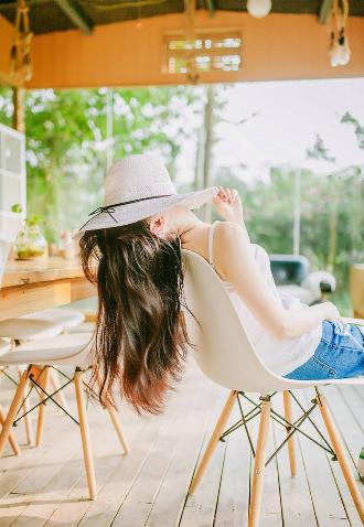 男生把困困放到女生困困里视频