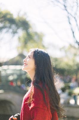 男生女生一起努力生孩子